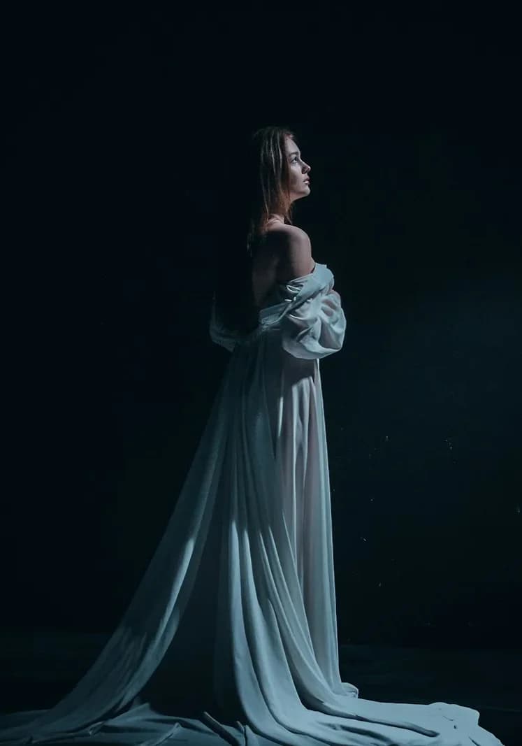 Suknia balowa gorsetowa H&M — biała