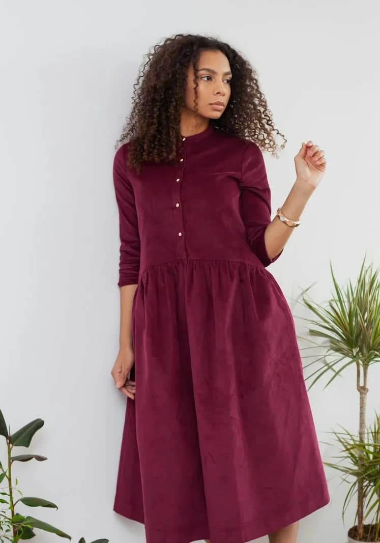Sukienka koronkowa dopasowana Massimo Dutti — granatowa